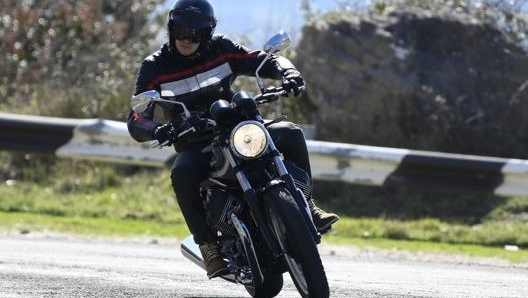 Facile, intuitiva e molto stabile: la Moto Guzzi V7 è l’ideale per rilassanti gite fuori porta