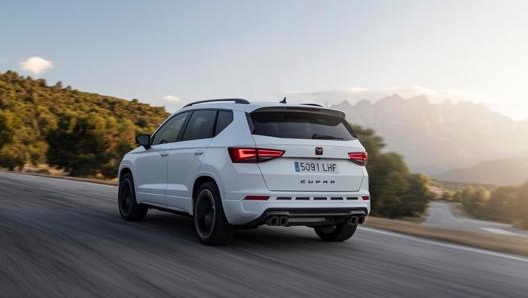 Quattro terminali di scarico, un segno di riconoscimento di Cupra Ateca