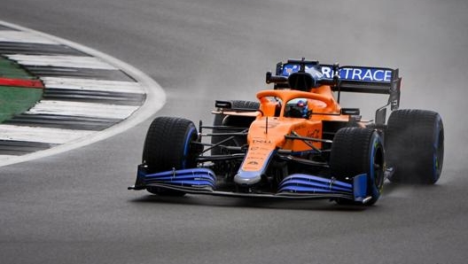 La nuova McLaren MCL35M in azione