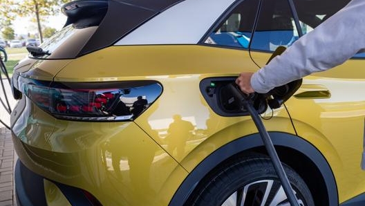 Le ibride plug-in nell’arco della loro vita hanno il costo al km più basso di tutte, con 0,030 dollari/km