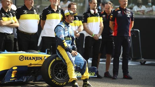 Fernando Alonso, 38 anni, lo scorso dicembre con il team Renault. Getty