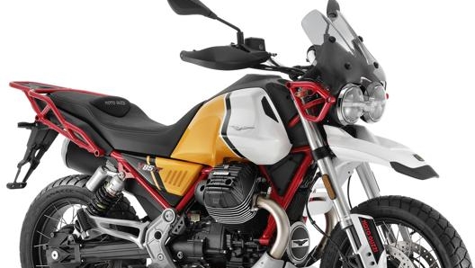 Nelle Evocative Graphics, come la Giallo Mojave in foto, la V85TT costa 11.940 euro