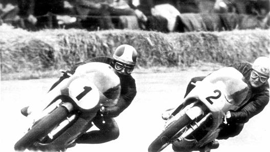 Agostini e Hailwood ad Assen nel 1967. Ap