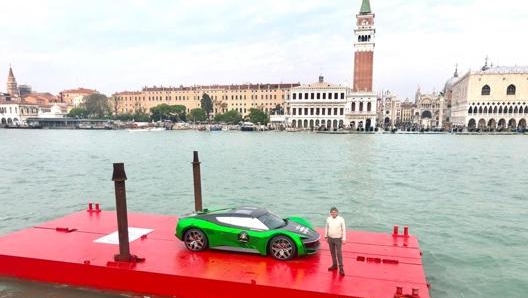 L’auto testimone della regata sulla piattaforma