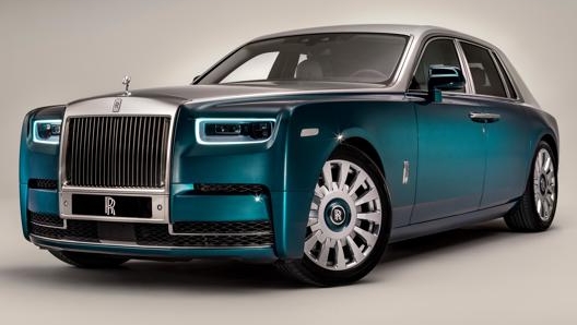 L’esemplare unico di Rolls-Royce Phantom con 3.000 piume di uccello