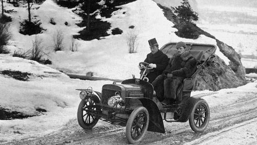 Tutto parte dalle biciclette per arrivare poi al 1905 alle auto