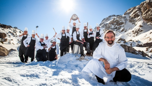 Una foto sulla neve con la brigata del St. Hubertus