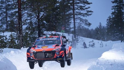 L’irlandese Craig Breen su Hyundai i20 Coupe. Hyundai Motorsport