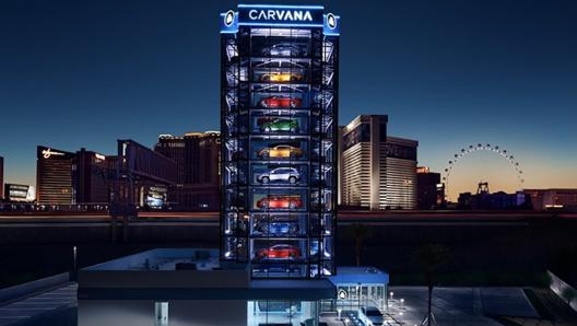 La nuova sede Carvana a Las Vegas per il ritiro delle auto acquistate online