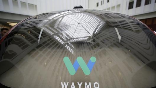 Il numero 1 di Waymo John Krafcik ha criticato lapproccio di Tesla e levoluzione dellAutopilot. Ap