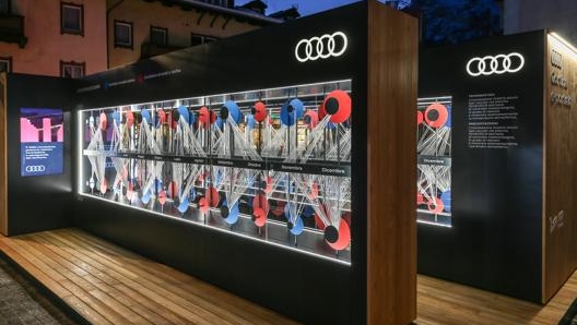 L’Audi Cortina e-portrait è un osservatorio sull’ecosistema. Si trova in Corso Italia a Cortina