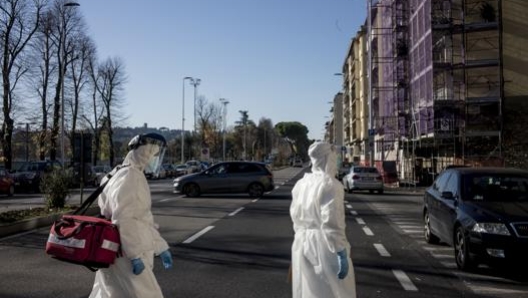 Medici in vista domiciliare ai malati di Sars-Cov-2. Getty