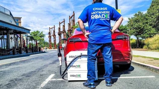 Il powerbank per Ev “Roadie” è l’ultima novità lanciata dalla startup, SparkChange