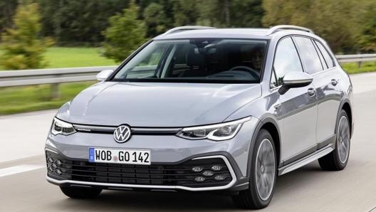 Golf Alltrack è disponibile con motore turbodiesel da 200 cavalli e trazione integrale