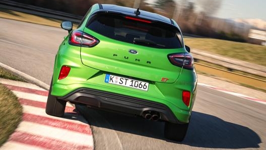 Il motore da 200 Cv è entusiasmante e in mappa Sport e Track coinvolge con un sound caratteristico