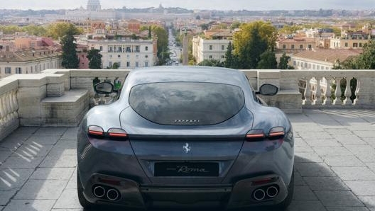 Ferrari Roma a Trinità dei Monti, a Roma