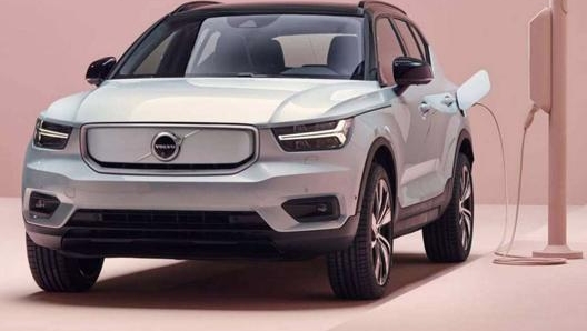 La Volvo XC40 Recharge  un Suv completamente elettrico