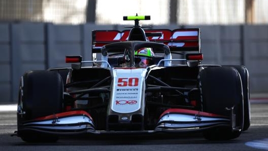 Mick Schumacher a bordo della Haas in occasione delle prove libere del GP di Abu Dhabi 2020. Getty