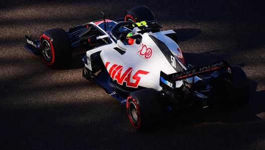 Mick Schumacher a bordo della Haas in occasione delle prove libere del GP di Abu Dhabi 2020. Getty