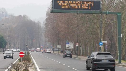 Diverse città hanno assunto politiche particolarmente restrittive alla circolazione di veicoli a gasolio. Ansa