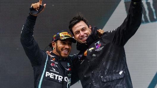 Lewis Hamilton e il team principal Mercedes Toto Wolff