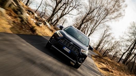 La Toyota Rav4 2.5 Hybrid a due ruote motrici è in promozione fino al 28 febbraio