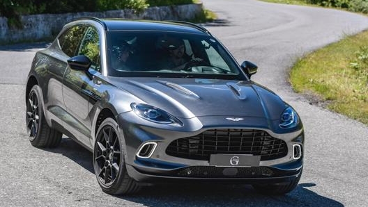 Aston Martin Dbx ha un passo di 306 cm