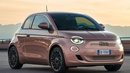 La Fiat 500 elettrica nella variante 3+1