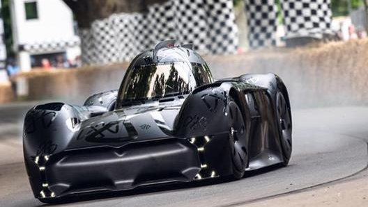 La monoposto elettrica McMurtry Spéirling in azione a Goodwood