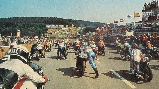 La partenza di una gara del Motomondiale a Spa