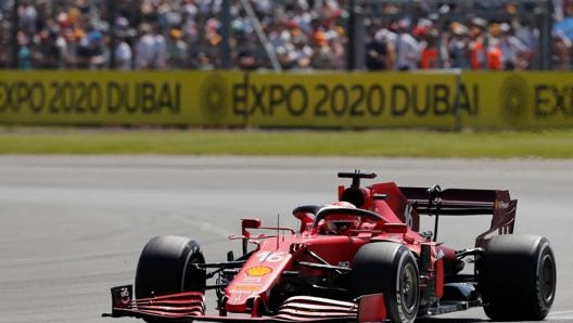 Charles Leclerc su Ferrari SF21 durante le FP2 a Silverstone. Afp