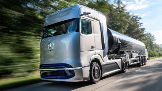 Il GenH2 di Mercedes-Benz sarà prodotto in serie dal 2025