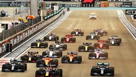 La partenza dell’ultimo GP del 2020 ad Abu Dhabi GETTY IMAGES