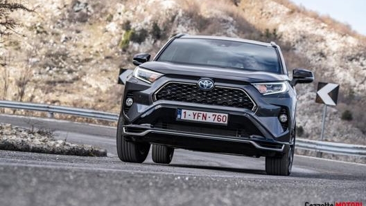 Toyota Rav4 Phev vanta 75 km di percorrenza a zero emissioni