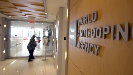 A Losanna, l'Agenzia mondiale antidoping (o Wada) indaga sulla livrea Haas, mentre la Fia è d’accordo con la Haas