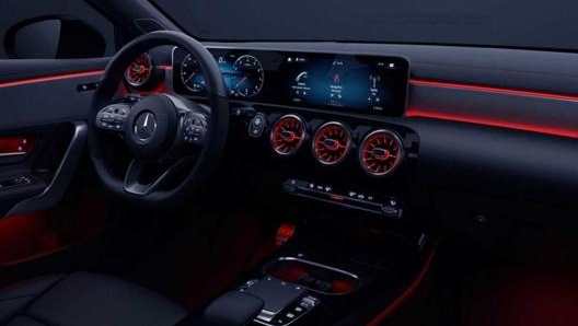 Gli interni di Mercedes Classe A Night Edition