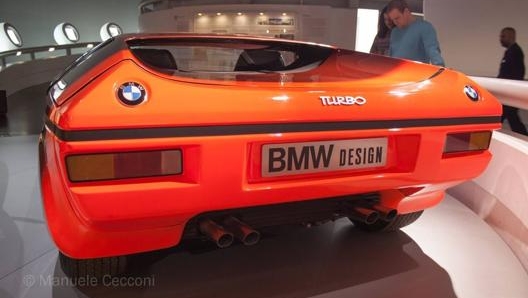 Le origini della M1 vanno fatte risalire alla concept Turbo del 1972. Cecconi