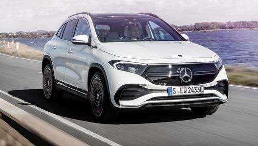 La Mercedes Eqa arriva nelle concessionarie italiane all’inizio di aprile