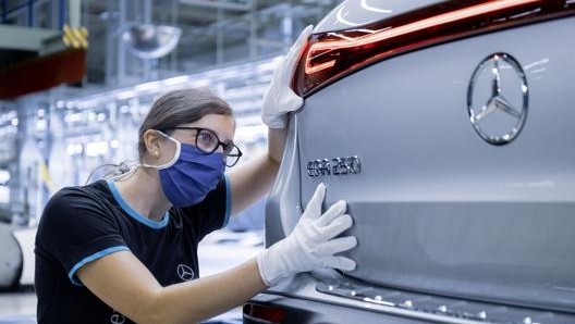 Le linee della Eqa hanno un’impronta femminile. L’auto è costruita in Germania e in Cina