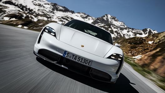 L’elettrica Porsche Taycan Turbo S