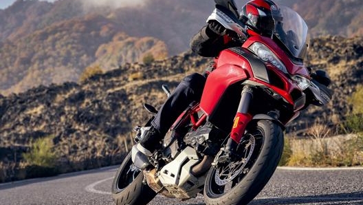 Il Diablo Rosso  il pneumatico supersportivo pensato per i motociclisti dallo stile di guida dinamico