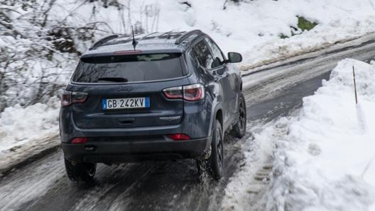 Jeep Compass 4Xe in azione