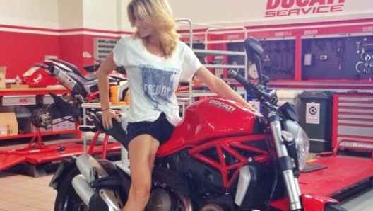 Corvaglia è un'affezionata utente della Ducati Monster