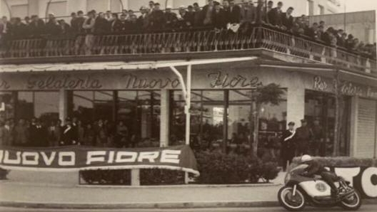 Riccione, la folla sugli alberghi