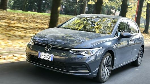 Volkswagen Golf 8 1.5 eTsi mild-hybrid è disponibile negli allestimenti Life, Style e R-Line