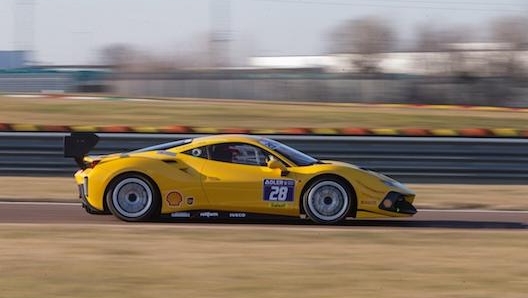 Il profilo della nuova Ferrari 488 Challenge Evo