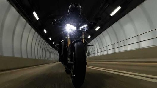 Il frontale della nuova Speed Triple 1200 RS