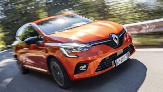 La Renault Clio benzina parte da 15.050 euro, con lincentivo scende a 11.550 euro se si rottama una vecchia auto