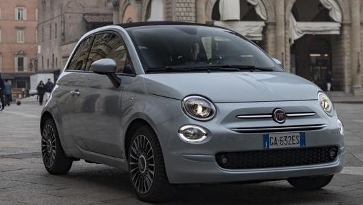 La Fiat 500 ibrida parte da 15.350 euro, con lincentivo scende a 11.850 euro se si rottama una vecchia auto