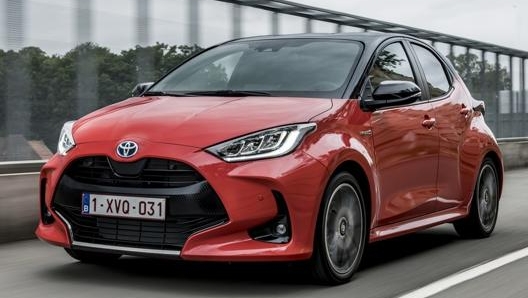 La Toyota Yaris benzina parte da 17.200 euro, con lincentivo scende a 13.700 euro se si rottama una vecchia auto